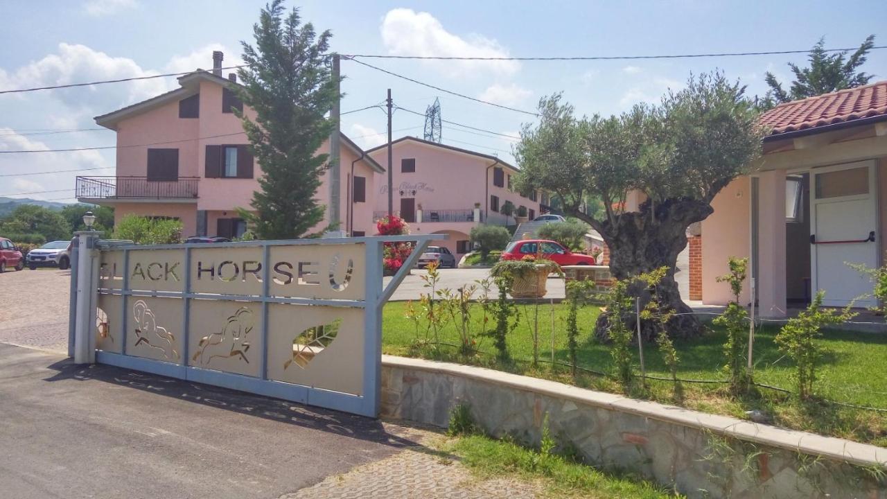 Relais Black Horse Millesimo Dış mekan fotoğraf