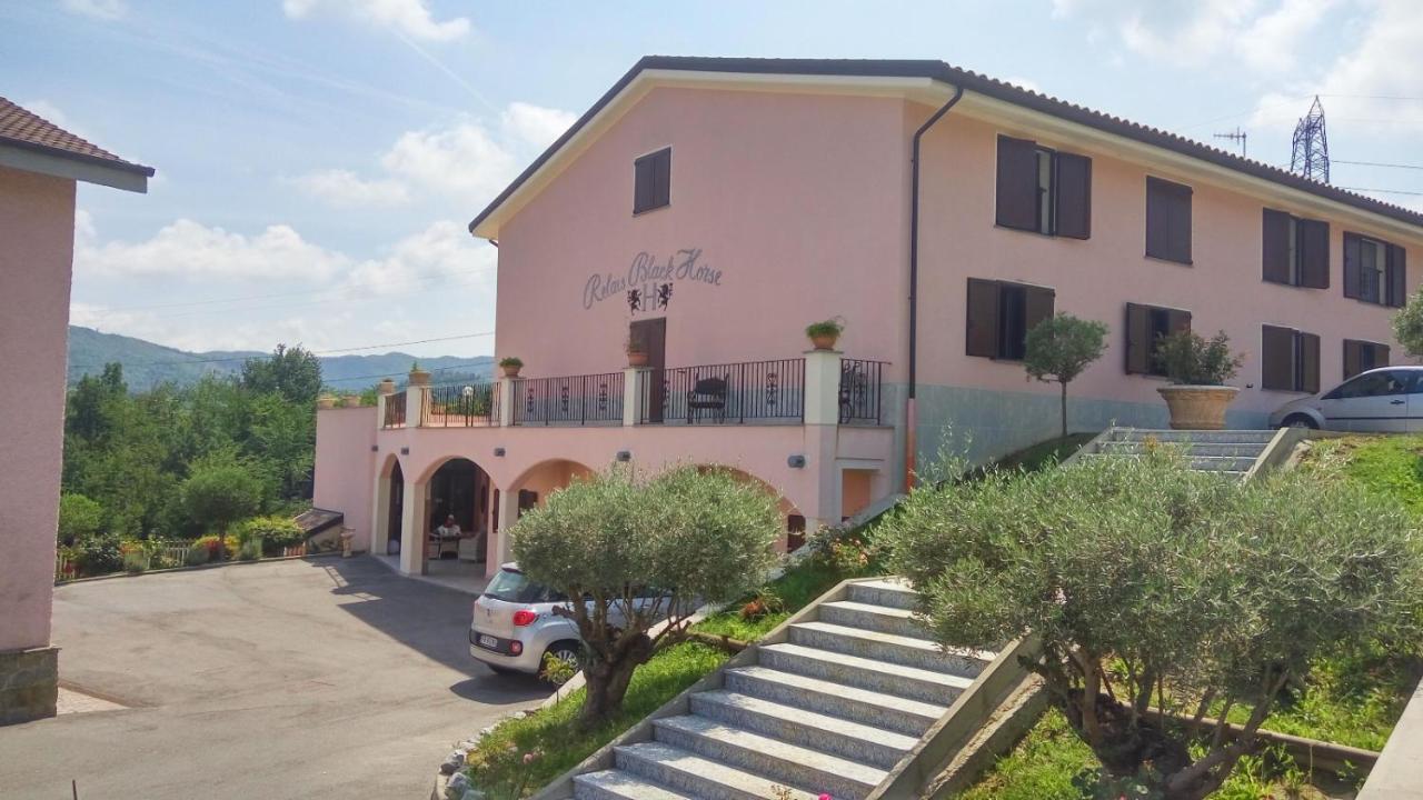 Relais Black Horse Millesimo Dış mekan fotoğraf