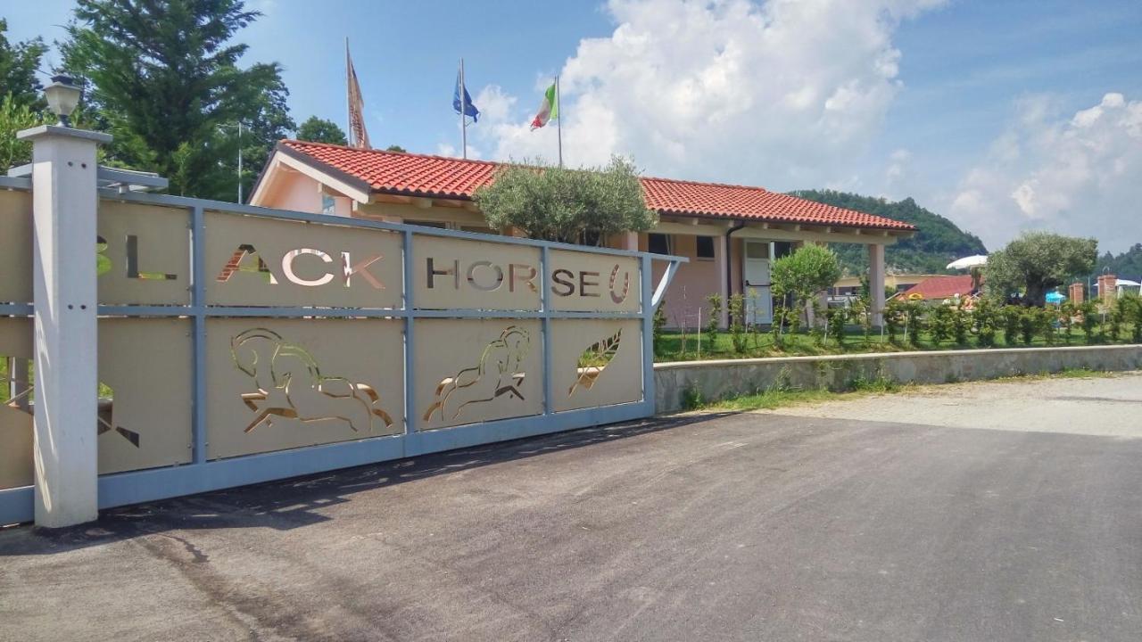 Relais Black Horse Millesimo Dış mekan fotoğraf